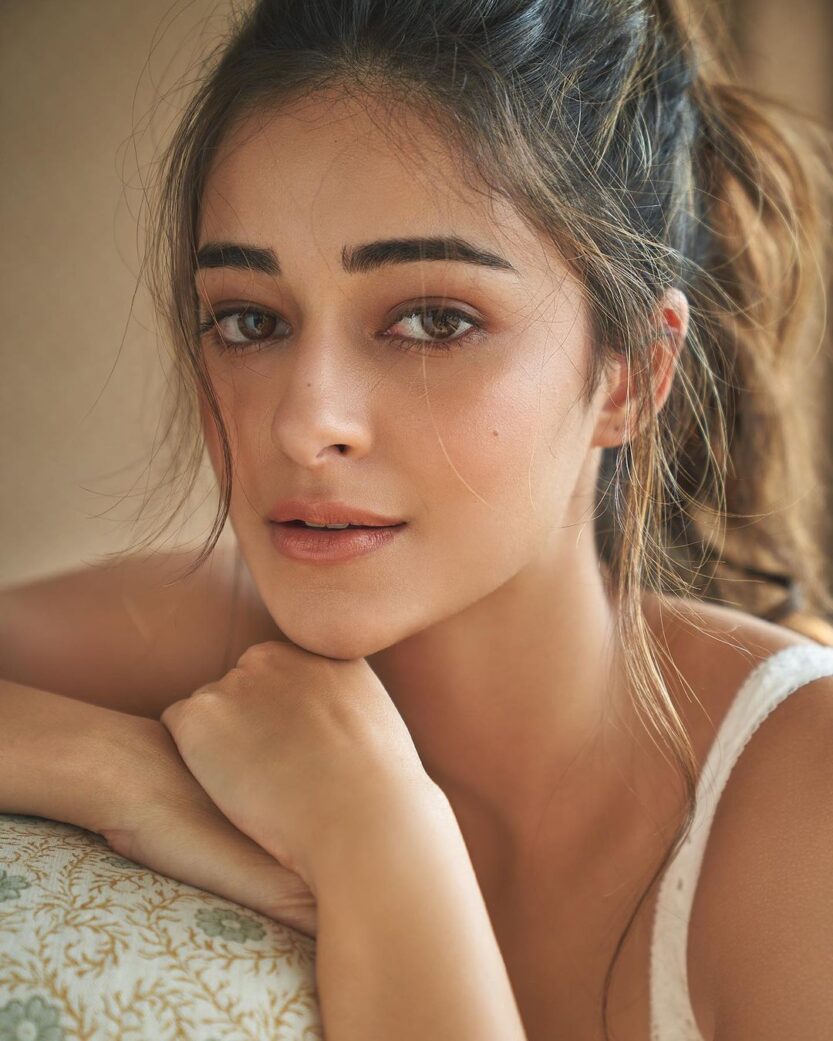 Ananya Pandey shares glamorous photoshoot - See Photos - GOSSIP CENTERS